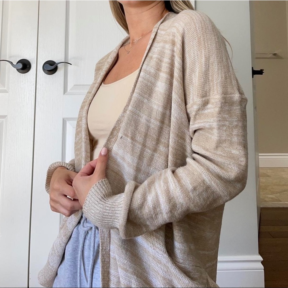 BEIGE CARDIGAN